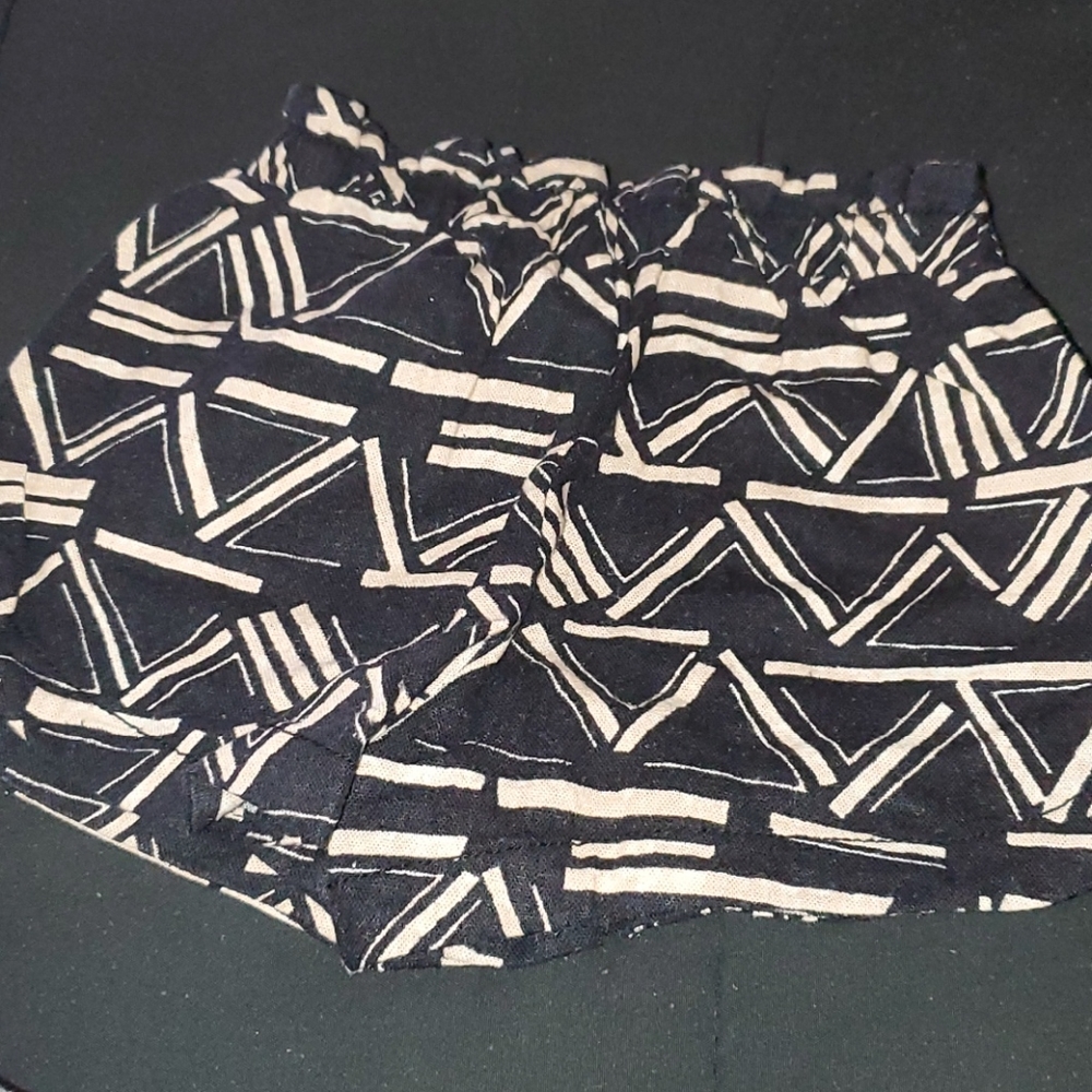 Girls Asymmetrical Design Shorts - Picture 5 of 5